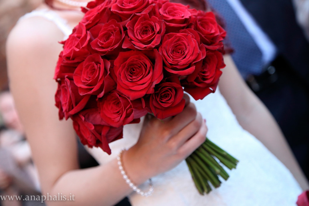 Matrimonio Bianco e Rosso con tante ciliegie e mele rosse...
